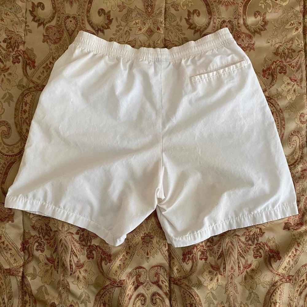 Vintage White Nike Shorts. Unisex :)